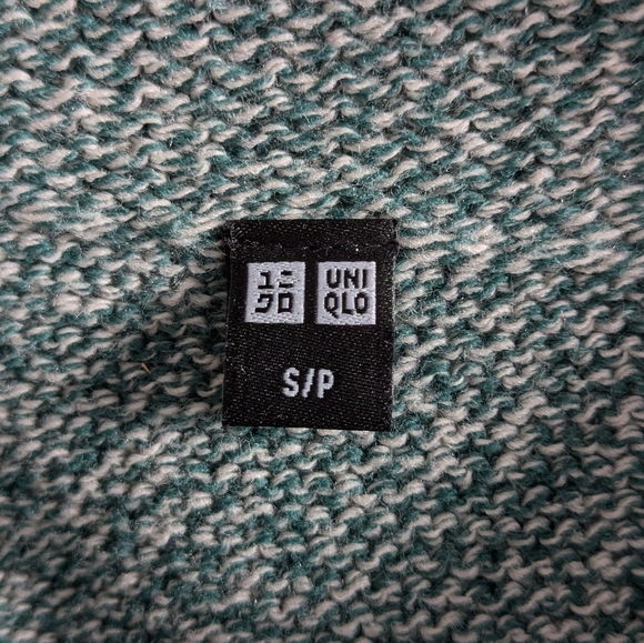Uniqlo Unisex Green Knit Sweater - Picture 4 of 4